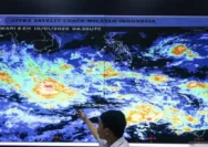 Cuaca Besok: Hujan Petir Mengancam di Beberapa Provinsi Indonesia!
