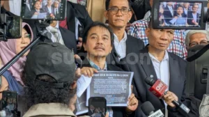 Detik-detik Penangkapan Roy Suryo: Dari Salat Subuh ke Penangkapan Brutal