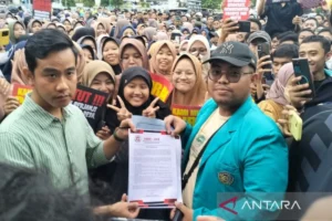 Guntur Romli Soroti Skandal Suap Mahasiswa: Strategi Gibran Justru Merugikan Pemerintah
