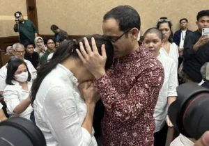 Keluarga Nadiem Gelar Doa Bersama Menjelang Pembacaan Vonis, Harap Ada Keadilan