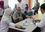 Layanan Kesehatan Gratis FK UIN Walisongo: Ratusan Warga Kendal Antusias Cek Kesehatan dan Terima Obat