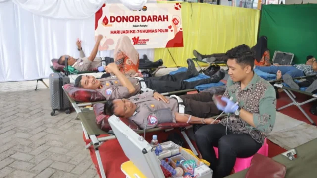 Puluhan Personel dan Instansi Polresta Cilacap Ikuti Donor Darah Sambut Hari Bhayangkara ke-80