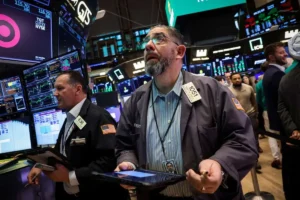Wall Street Menguat Dipimpin Saham Chip, Pasar Tetap Waspada Timur Tengah
