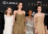 Angelina Jolie Dukung Keputusan Anak-Anak Tinggalkan Nama Pitt