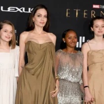 Angelina Jolie Dukung Keputusan Anak-Anak Tinggalkan Nama Pitt