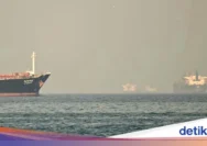 AS Bombardir Iran Lagi, Tuding Teheran Serang Kapal Komersil di Hormuz | Kompas Malam