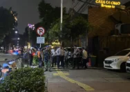 Dishub Angkut Mobil yang Parkir Liar Saat Malam Minggu di Senopati-Gunawarman