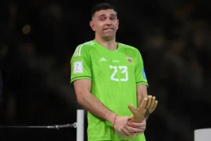 Emiliano Martínez: Kiper Argentina yang Menghadapi Tantangan Berat di Piala Dunia 2026