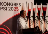 Jokowi Kenakan Seragam PSI: Apa Artinya bagi Politik Indonesia?