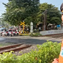 KAI Daop 2 Bandung Sesalkan Pengeroyokan Terhadap Petugas Penjaga Perlintasan Sebidang di Leuwigoong Garut - Lagi-Lagi Kelalaian Petugas Perlintasan Kereta Api!