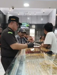 Kejati Sulut Tetapkan 3 Tersangka Korupsi Tambang Emas PT HWR, Uang Rp18 Miliar Disita
