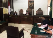 KPK Duga Bupati Kuansing Memotong Upah Petani untuk Korupsi Izin Hutan