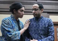 Malam Doa Bersama: Istri Nadiem Makarim Hadapi Ketidakpastian dengan Ketegaran Luar Biasa