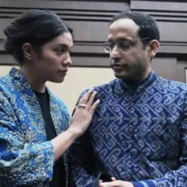 Malam Doa Bersama: Istri Nadiem Makarim Hadapi Ketidakpastian dengan Ketegaran Luar Biasa