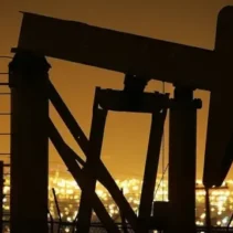 Perang AS-Iran Kembali Guncang Dunia, Harga Minyak Meroket 17 Persen hingga Ancaman Krisis Energi!