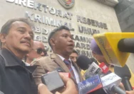 Roy Suryo Cabut Ahmad Khozinudin: Pengkhianatan dalam Tim Kuasa Hukum?