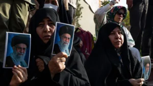 Seruan Protes Mengguncang Mashhad Saat Pemakaman Ali Khamenei Digelar