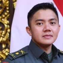 Seskab Teddy Bekali 1.600 Taruna Akmil dengan Pesan Kepemimpinan Berintegritas