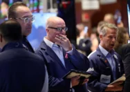 Wall Street Bersiap Catat Koreksi Mingguan Tajam, Saham Chip Tertekan