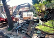 58 Bangunan Liar di Jalan Andir Bandung Dibongkar, PKL Tak Dapat Kompensasi