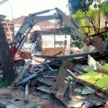 58 Bangunan Liar di Jalan Andir Bandung Dibongkar, PKL Tak Dapat Kompensasi