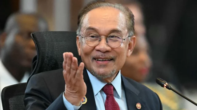 Anwar Ibrahim Penuhi Janji: Harga BBM Malaysia Kini Lebih Murah dari Saudi!