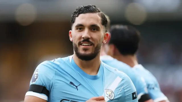 Debat Menarik di Man City: Haruskah Mereka Merekrut Rayan Cherki dari Lyon?