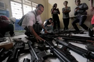 Ditemukan Lagi! Polisi Temukan 30 Bagian Senjata, Airsoft Gun hingga Amunisi di Sekolah Swasta Jakarta Selatan
