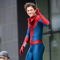 Kejutan Menarik Tom Holland dari Anak-Anak Saat Promosi Spider-Man: Brand New Day di Paris