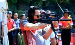 Kelakar Prabowo: 'Saya Wasitnya' Pertandingan Tembak TNI-Polri