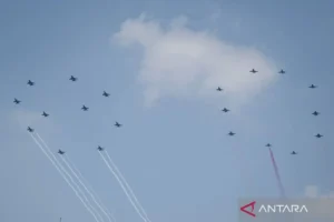Langit Jakarta Dimeriahkan oleh 81 Pesawat dalam HUT ke-81 RI