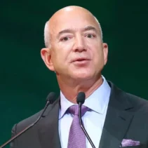 Liverpool Diambang Kepemilikan Baru, Jeff Bezos dan Eduardo Saverin Masuk dalam Konsorsium Pembelian Saham