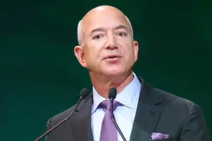 Liverpool Diambang Kepemilikan Baru, Jeff Bezos dan Eduardo Saverin Masuk dalam Konsorsium Pembelian Saham