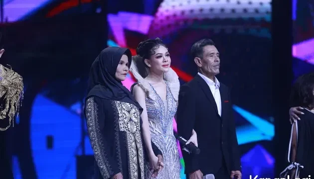 Melly Lee Kenang Sang Ayah Melalui 7 Potret Berharga yang Mengharukan
