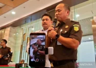 Mendadak! Kejagung Perintah Hentikan Pengumpulan Data Kasus MBG: Lodewyk Pusung Minta 3 Buku Catatan dan iPhone 17 Pro Max Dikembalikan