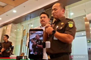 Mendadak! Kejagung Perintah Hentikan Pengumpulan Data Kasus MBG: Lodewyk Pusung Minta 3 Buku Catatan dan iPhone 17 Pro Max Dikembalikan