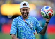 Neymar Tercatat Sebagai Pemain Pertama Kena Aturan Baru di Liga Brasil