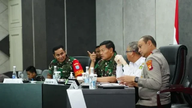 Panglima Tentara Nasional Indonesia Memimpin Upaya Penanganan Karhutla di Kalimantan