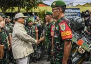 Prabowo Naikkan Tukin TNI & Pegawai Kemhan, Guntur Romli Pertanyakan Nasib Gaji Guru dan ASN