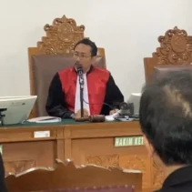 Praperadilan Roy Suryo Berkali-kali, Rismon Uji KUHAP ke MK: Menggugat Proses Hukum yang Berlarut-larut