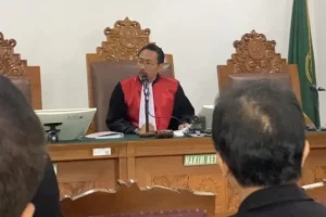 Praperadilan Roy Suryo Berkali-kali, Rismon Uji KUHAP ke MK: Menggugat Proses Hukum yang Berlarut-larut