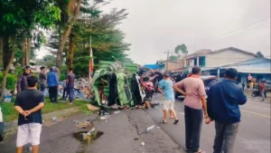 Truk Rem Blong Hantam 8 Kendaraan di Sibolangit, 4 Tewas dan 8 Luka-Luka